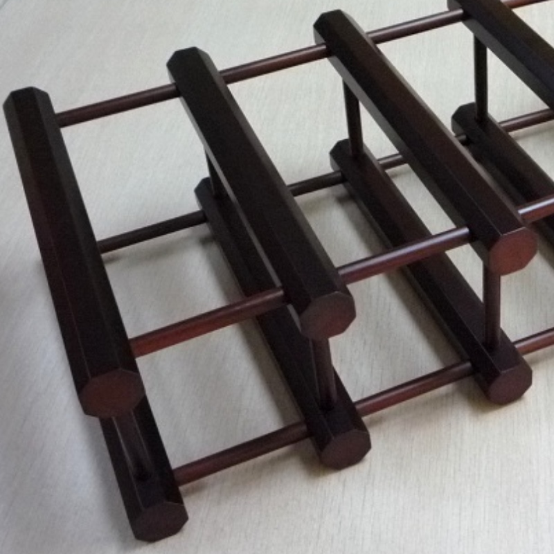 10 Raca Fíon Buidéal i Mahogany